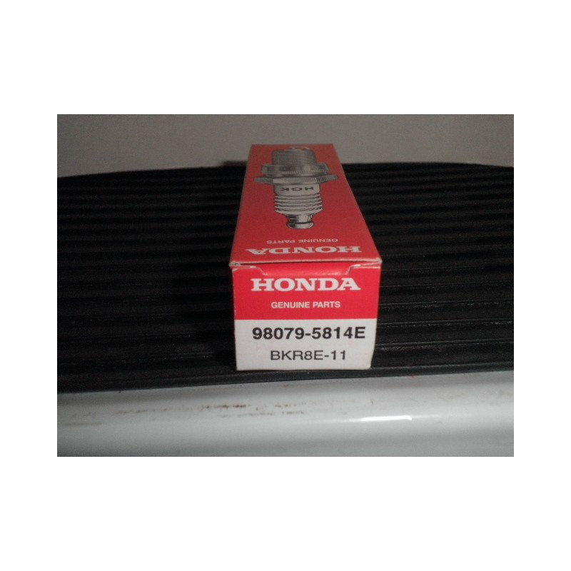 980795814E  Spark plug BKR8E-11