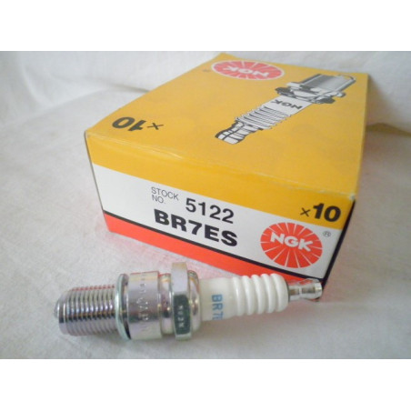 BR7ES  NGK Spark Plug BR7ES