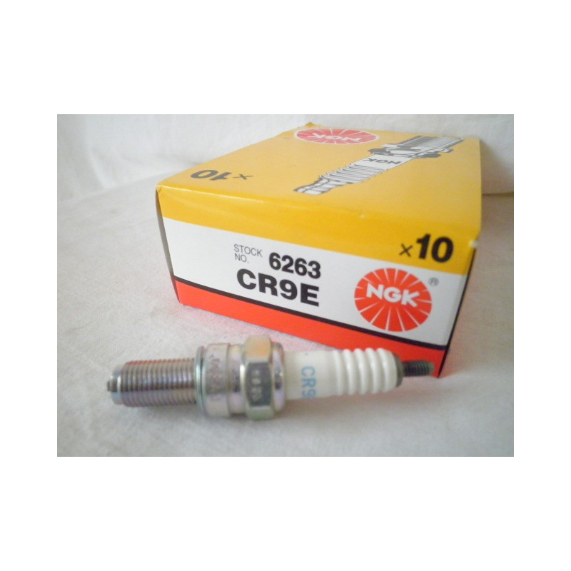 CR9E  NGK Spark Plug CR9E