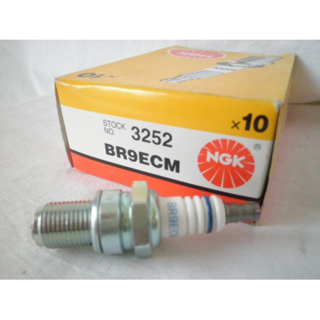 BR9ECM  NGK Spark Plug BR9ECM